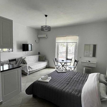 סרנדה Mariana Apartments מראה חיצוני תמונה