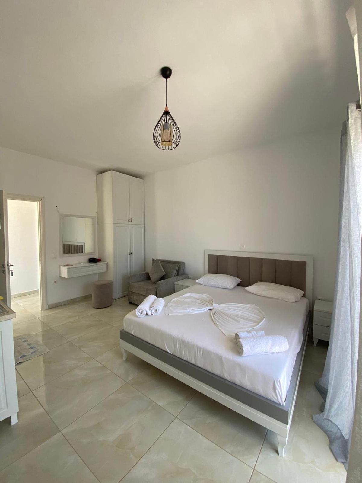 סרנדה Mariana Apartments מראה חיצוני תמונה