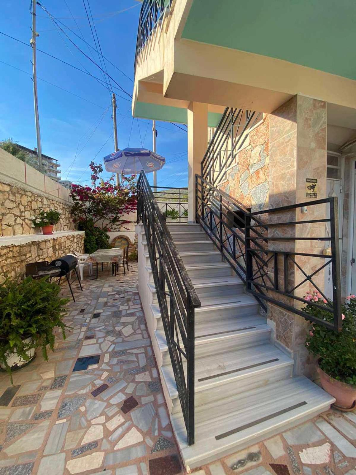 סרנדה Mariana Apartments מראה חיצוני תמונה