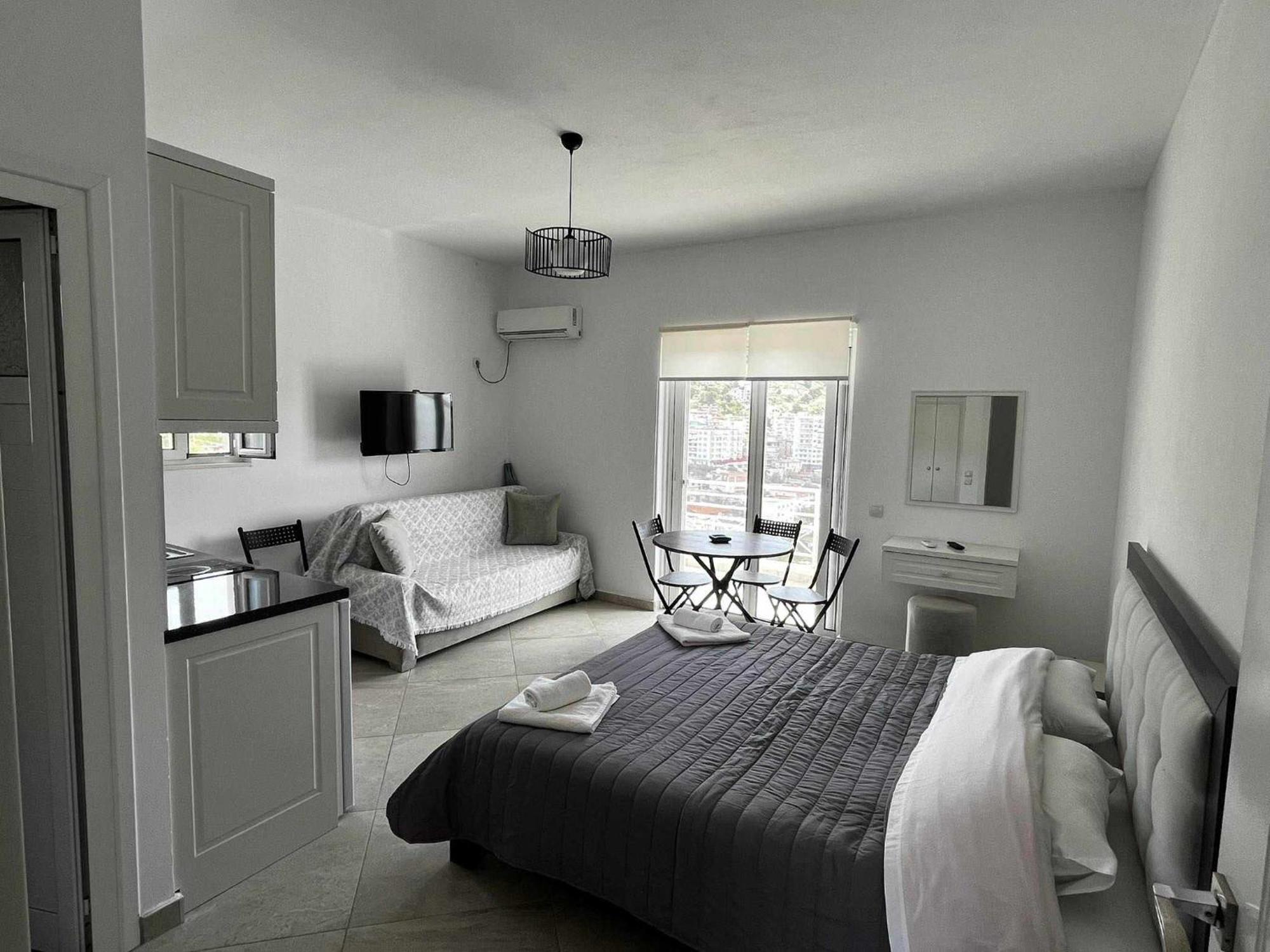 סרנדה Mariana Apartments מראה חיצוני תמונה