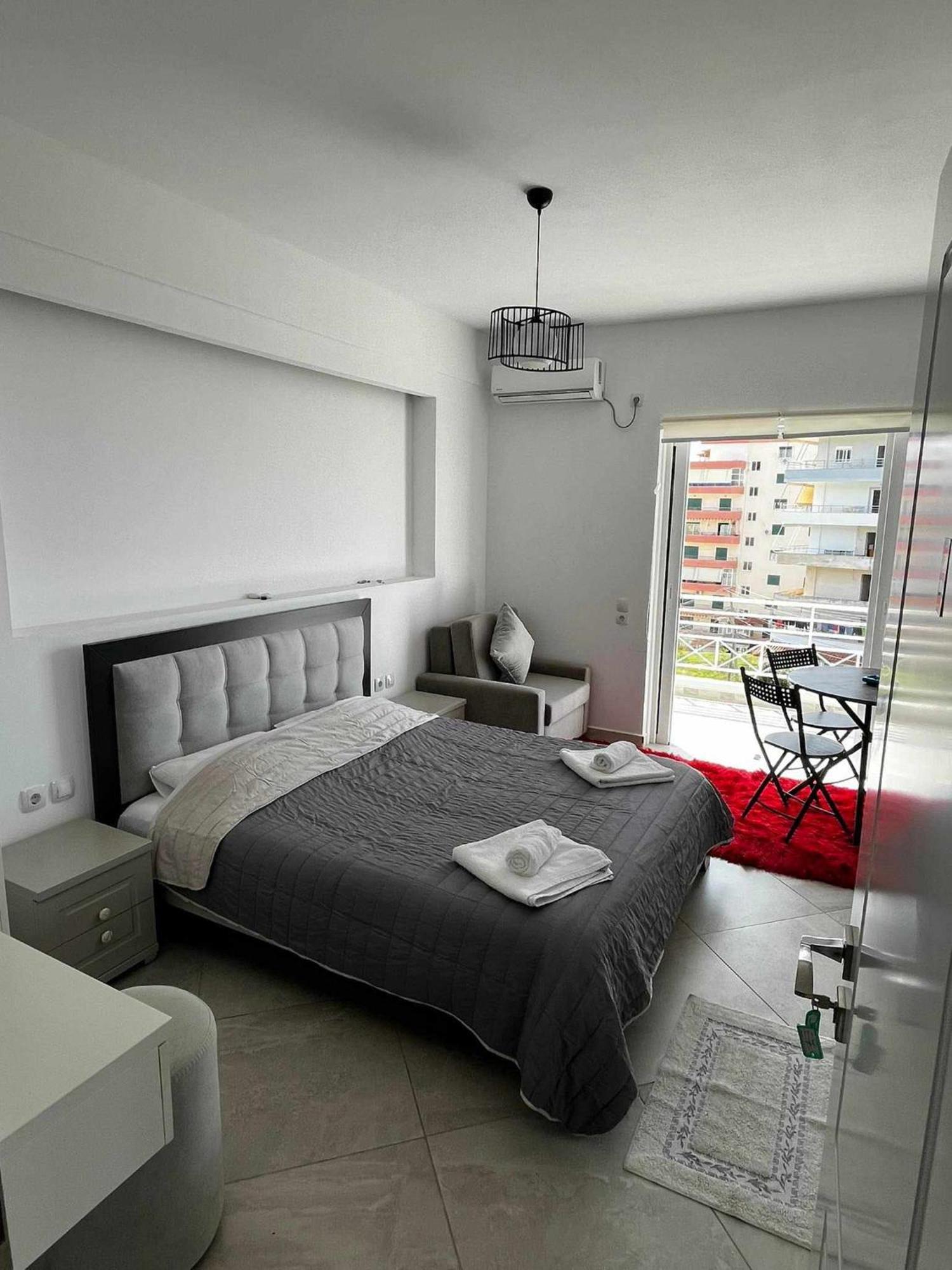 סרנדה Mariana Apartments מראה חיצוני תמונה