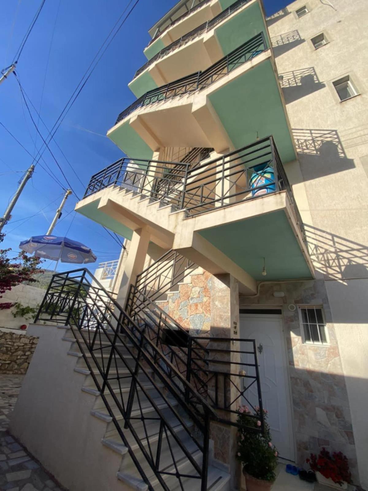 סרנדה Mariana Apartments מראה חיצוני תמונה
