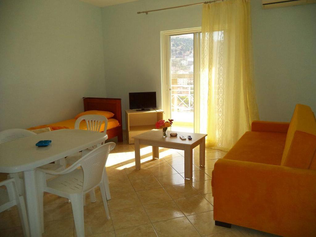 סרנדה Mariana Apartments מראה חיצוני תמונה